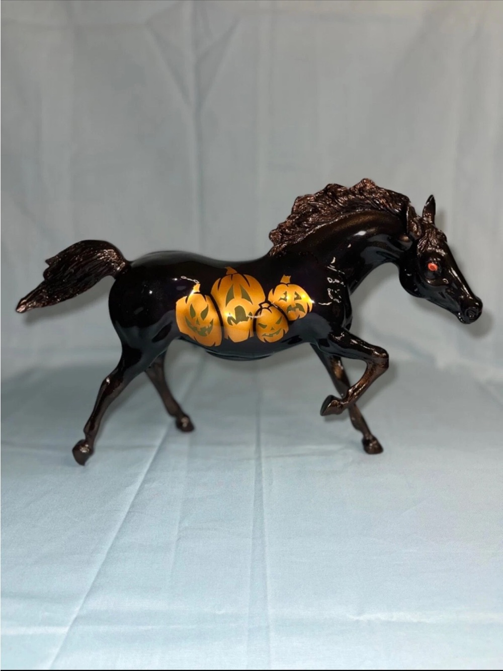 Breyer 2006 Halloween Horse “Illuminati” Decorator Vintage Running Stallion